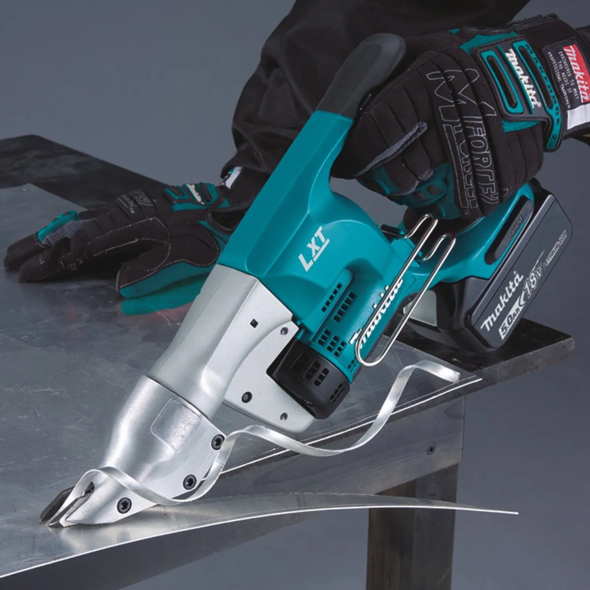 18V LXT® Lithium‑Ion Cordless 18 Gauge Straight Shear